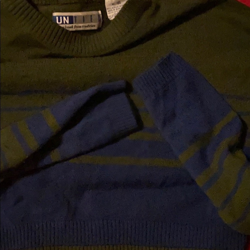 Color Block Sweater - Picture 6 of 6